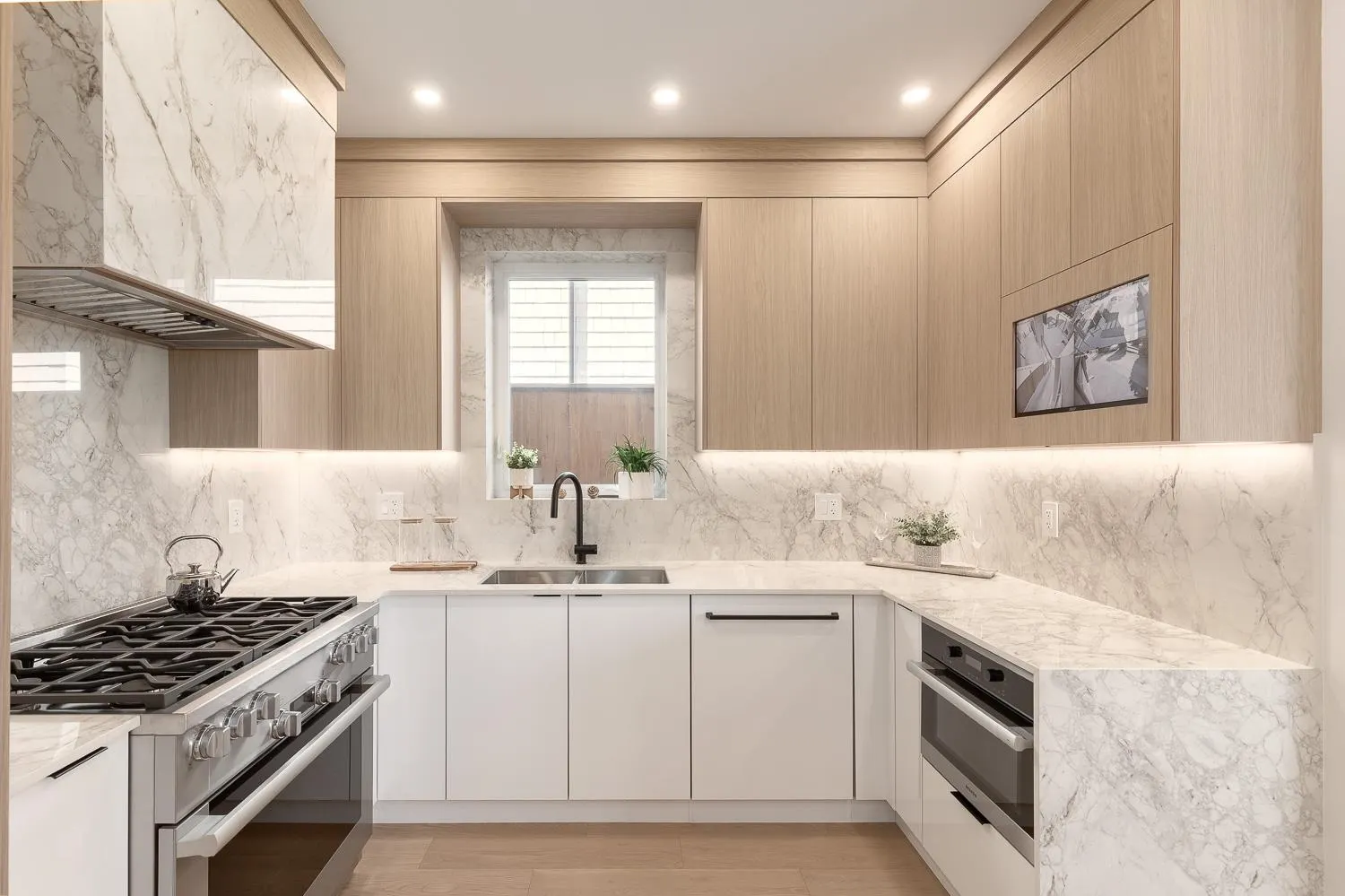 1 3536 W 14th Avenue