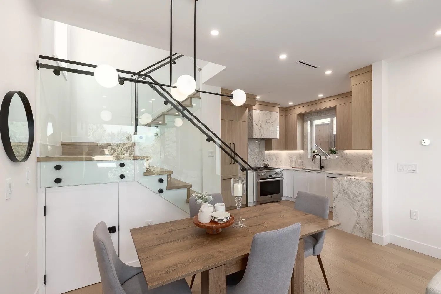 1 3536 W 14th Avenue