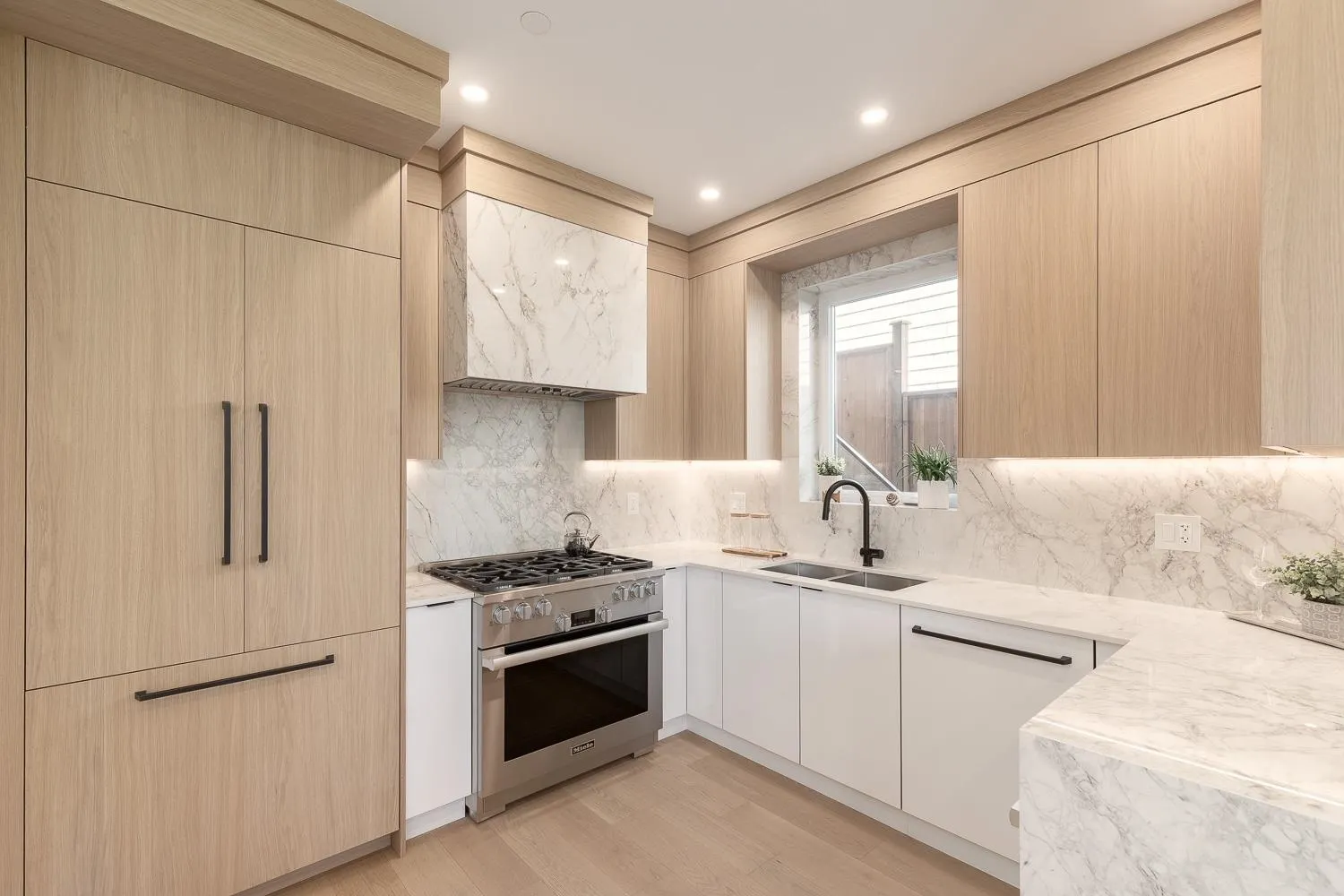 1 3536 W 14th Avenue