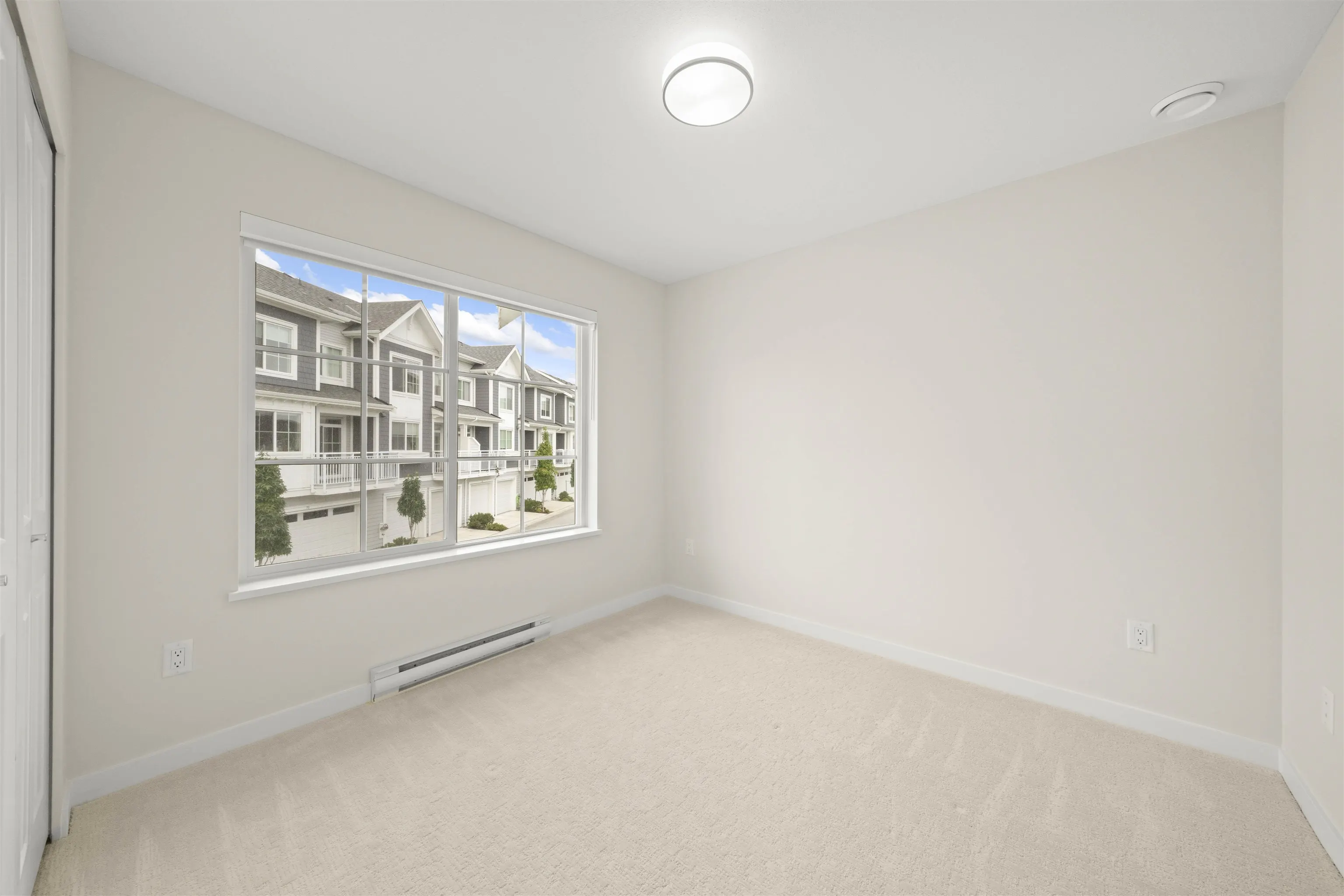 122 5311 Admiral Way