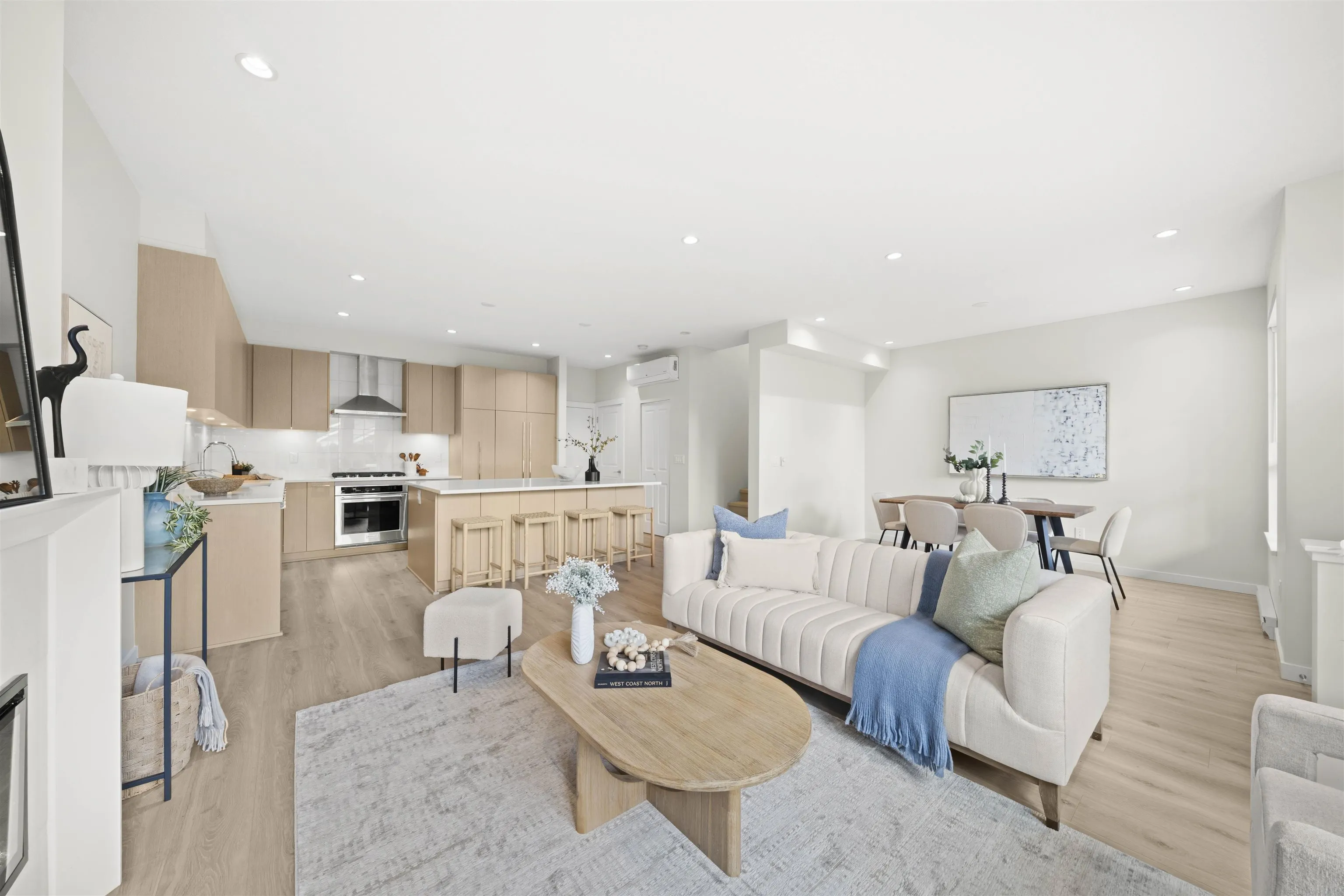 122 5311 Admiral Way