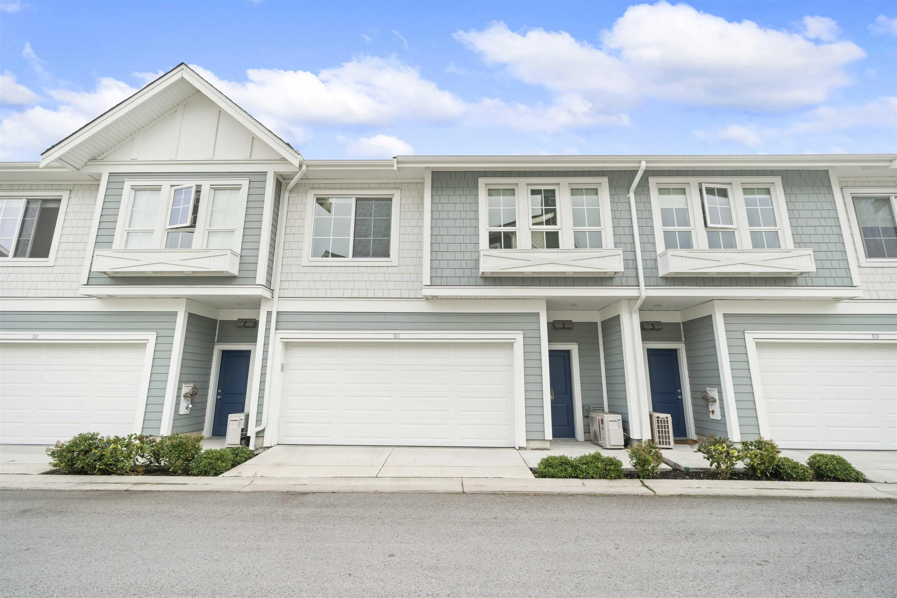 122 5311 Admiral Way