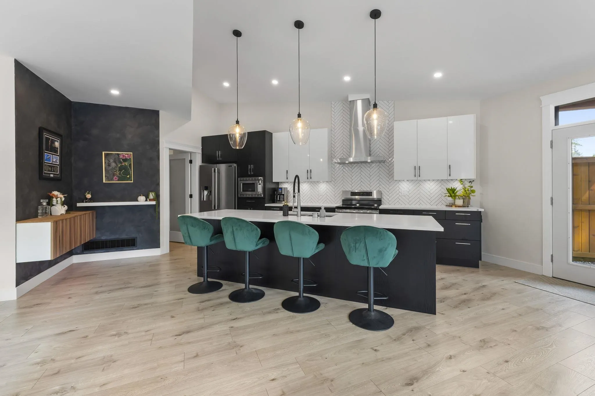 47208 Swallow Place