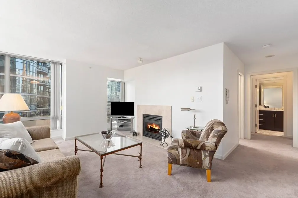 1704 837 W Hastings Street