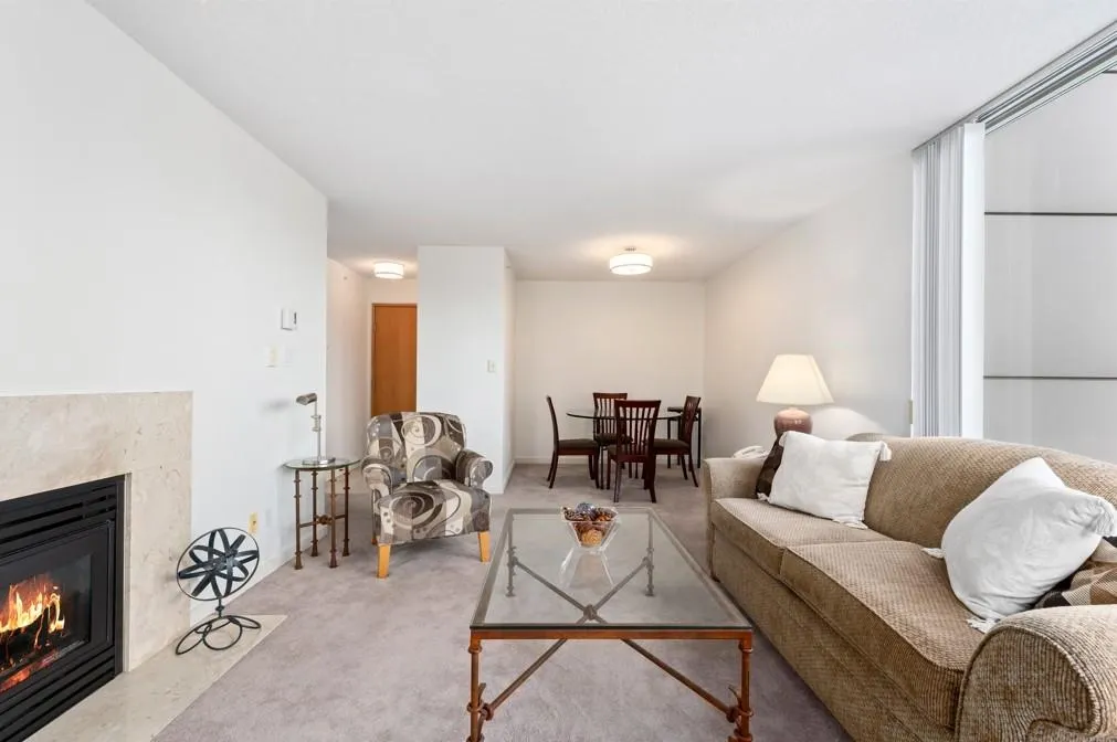 1704 837 W Hastings Street