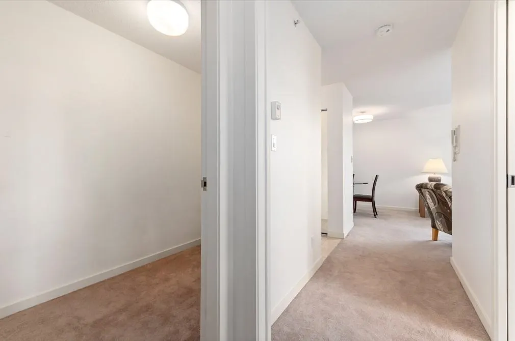 1704 837 W Hastings Street
