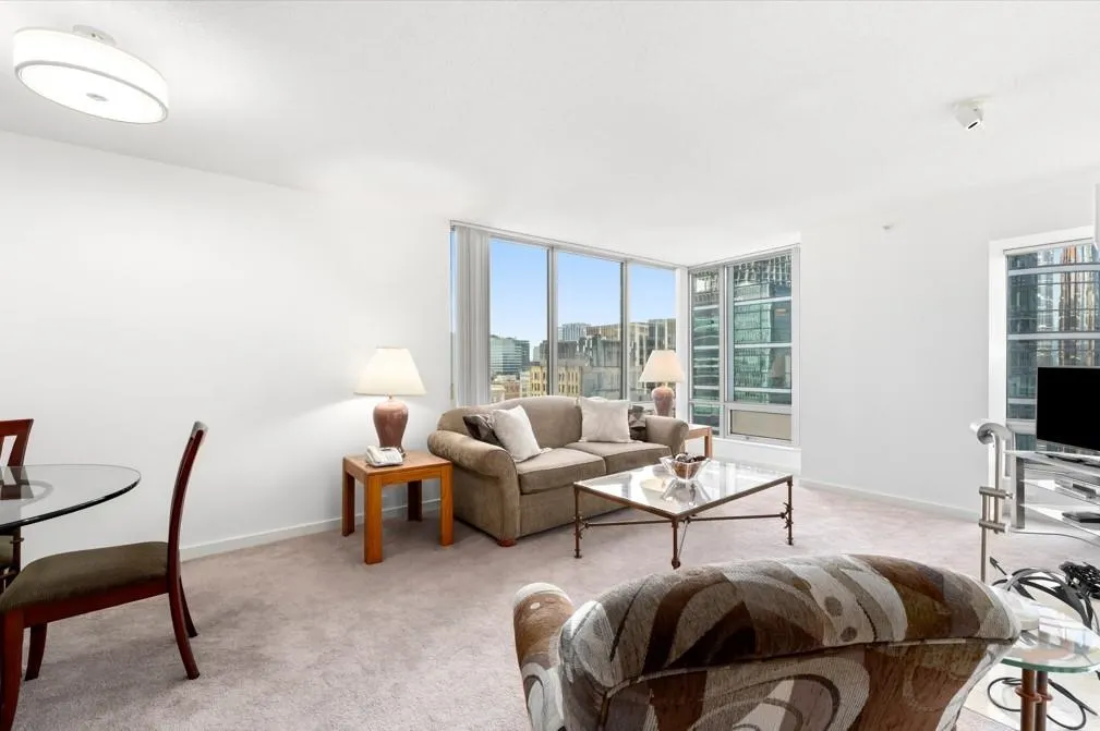 1704 837 W Hastings Street