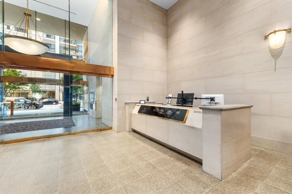 1704 837 W Hastings Street