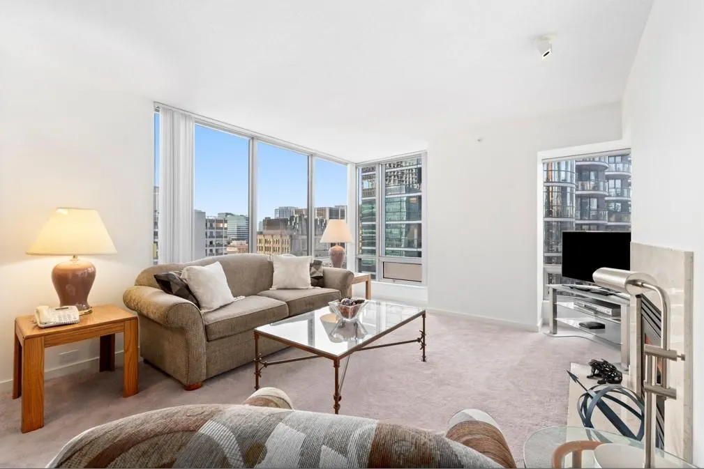 1704 837 W Hastings Street