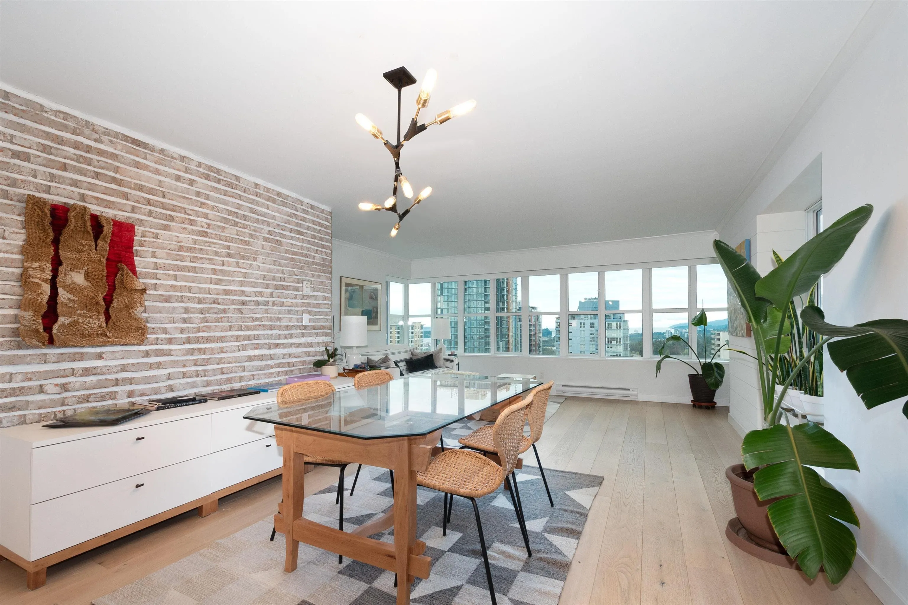 1504 1555 Eastern Avenue