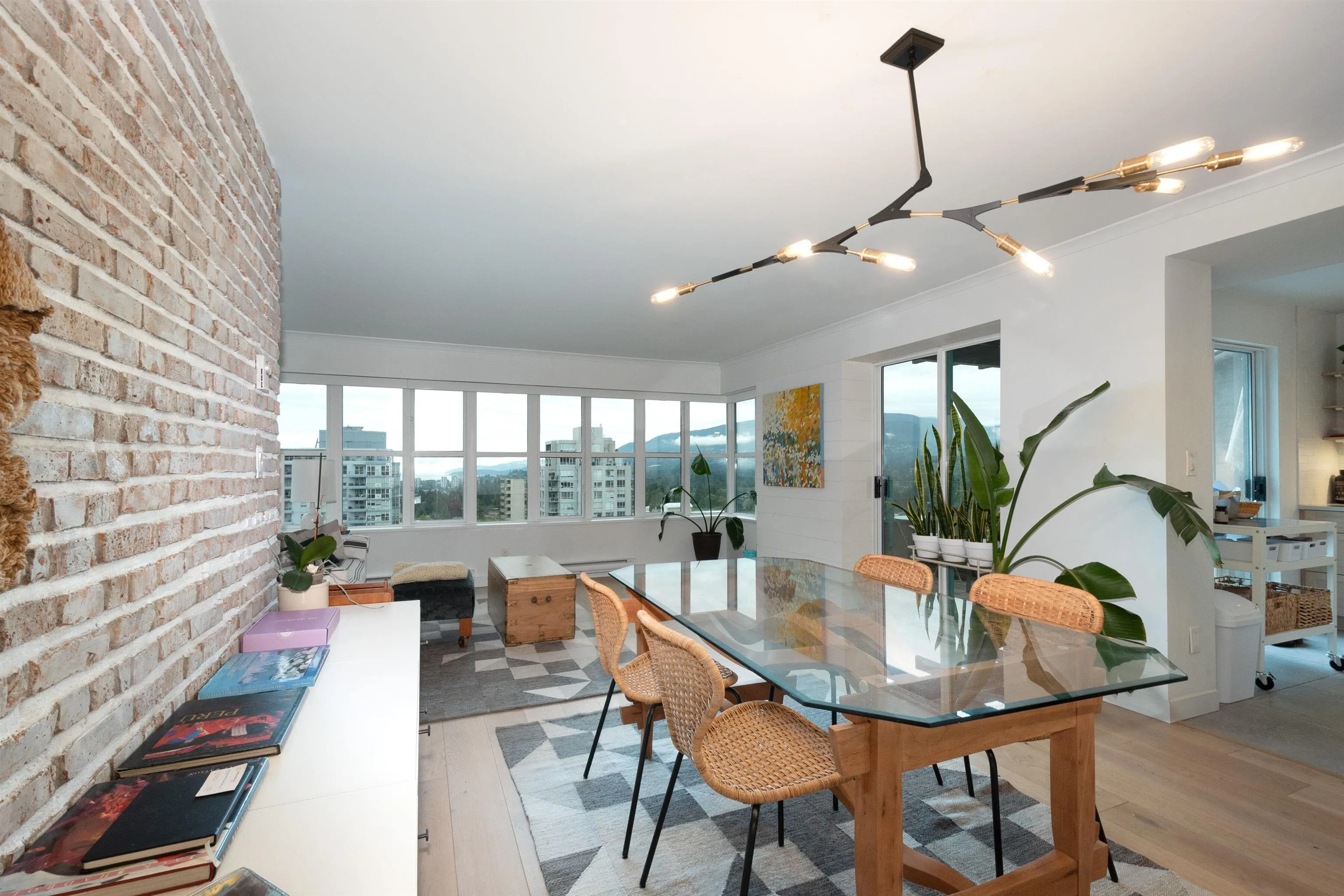 1504 1555 Eastern Avenue