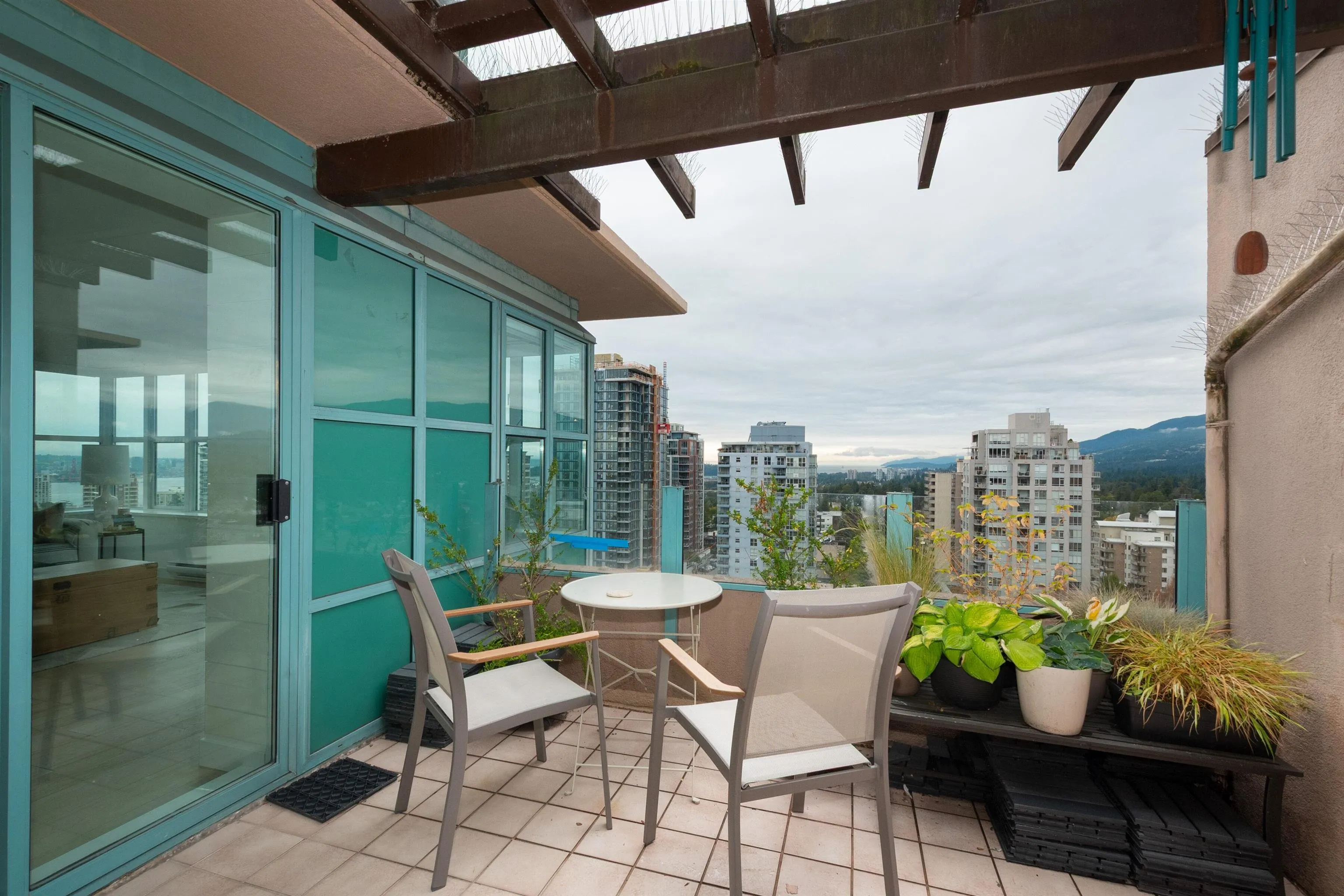 1504 1555 Eastern Avenue