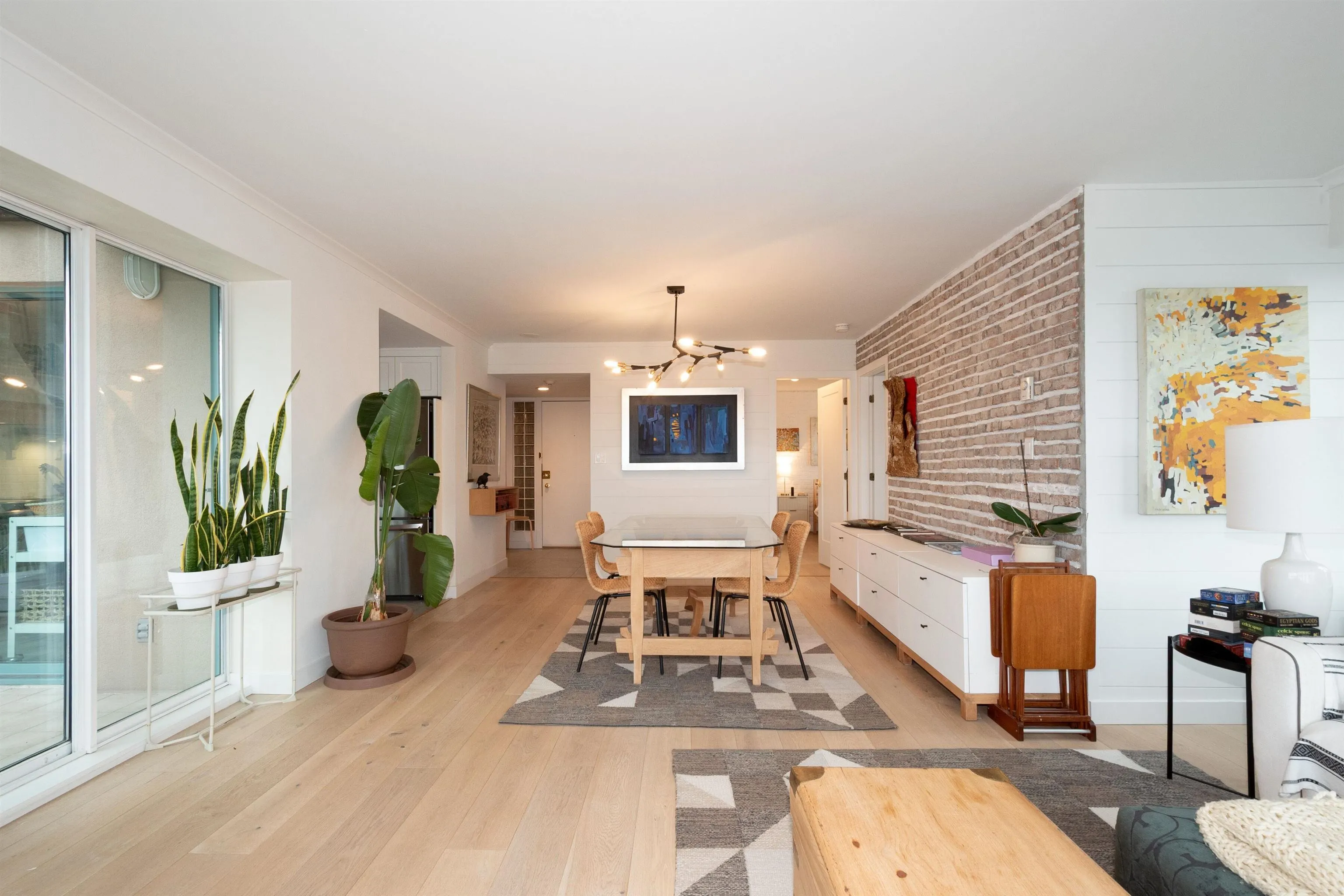1504 1555 Eastern Avenue