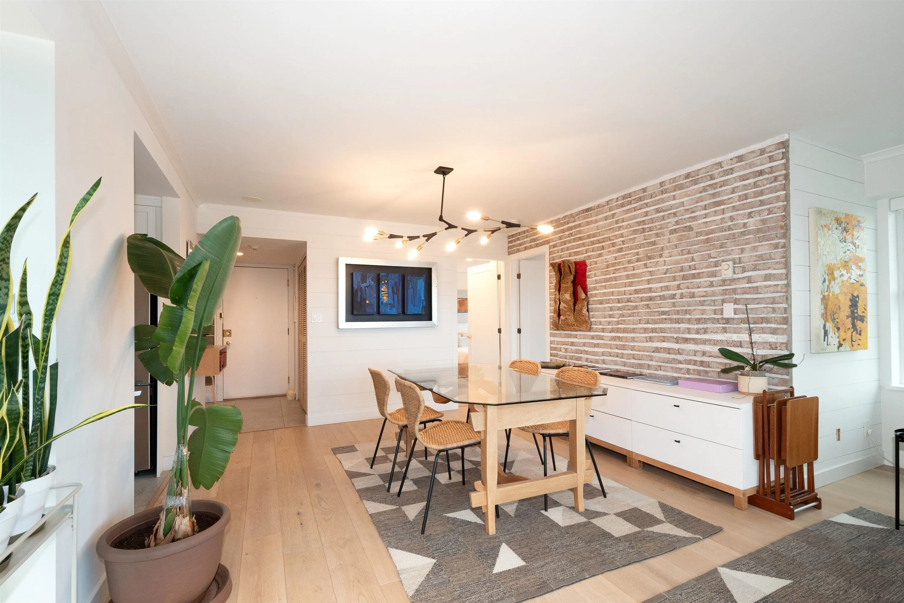 1504 1555 Eastern Avenue