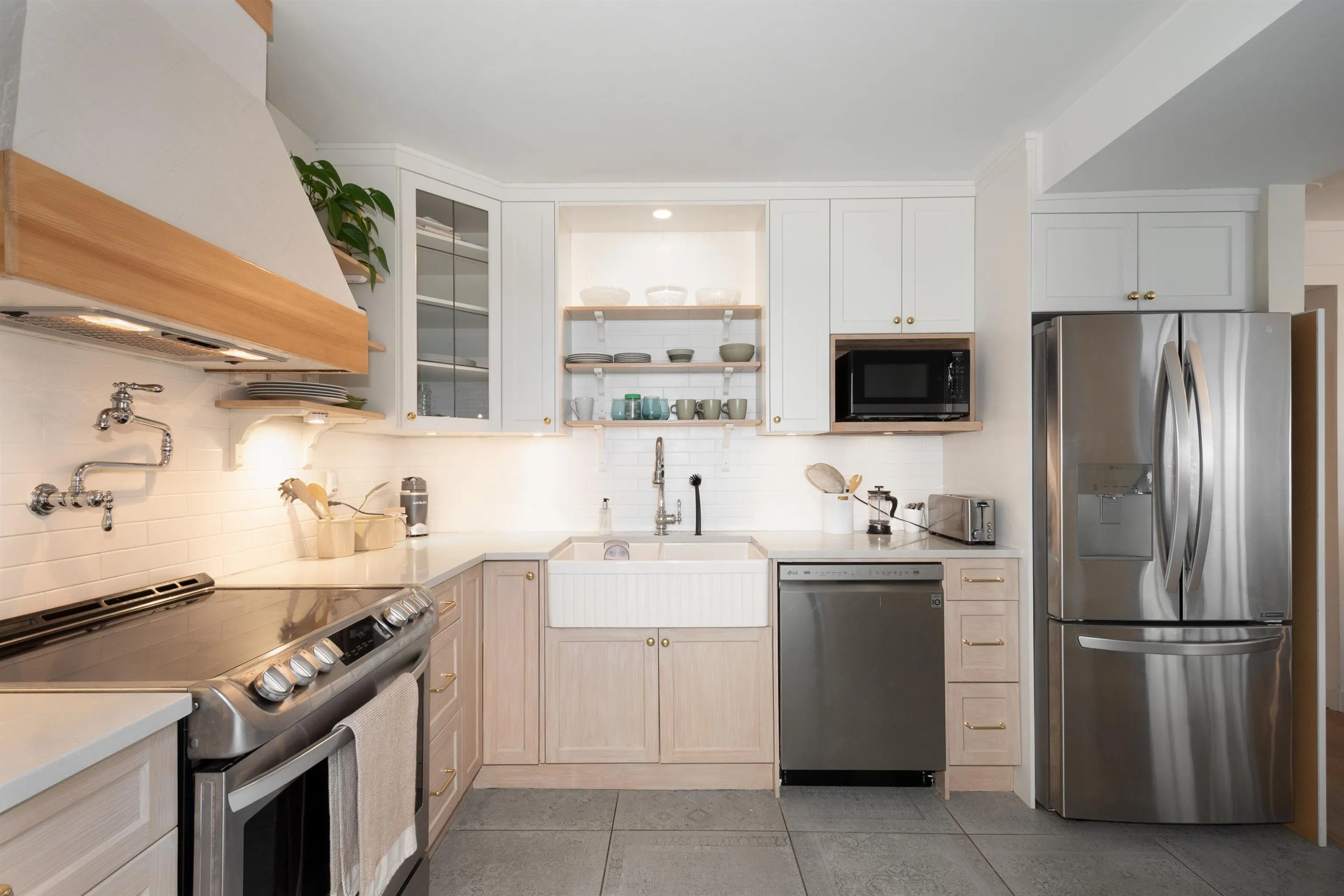 1504 1555 Eastern Avenue