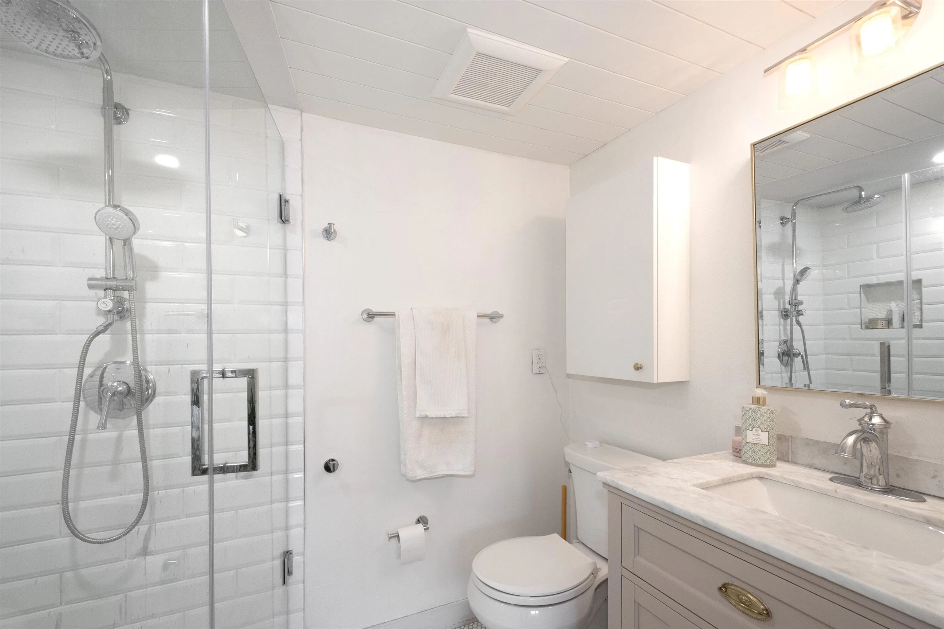 1504 1555 Eastern Avenue