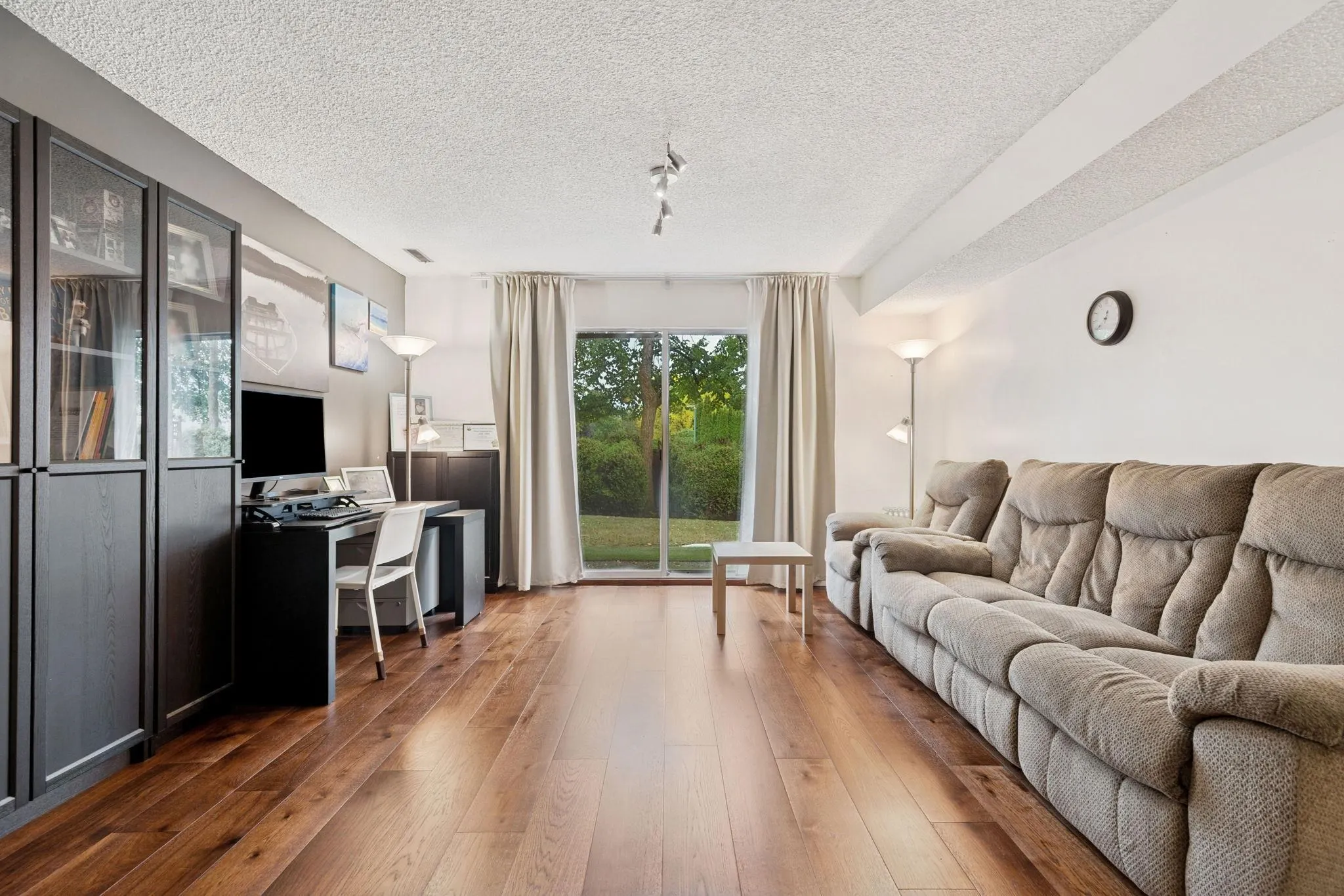 39 1140 Falcon Drive