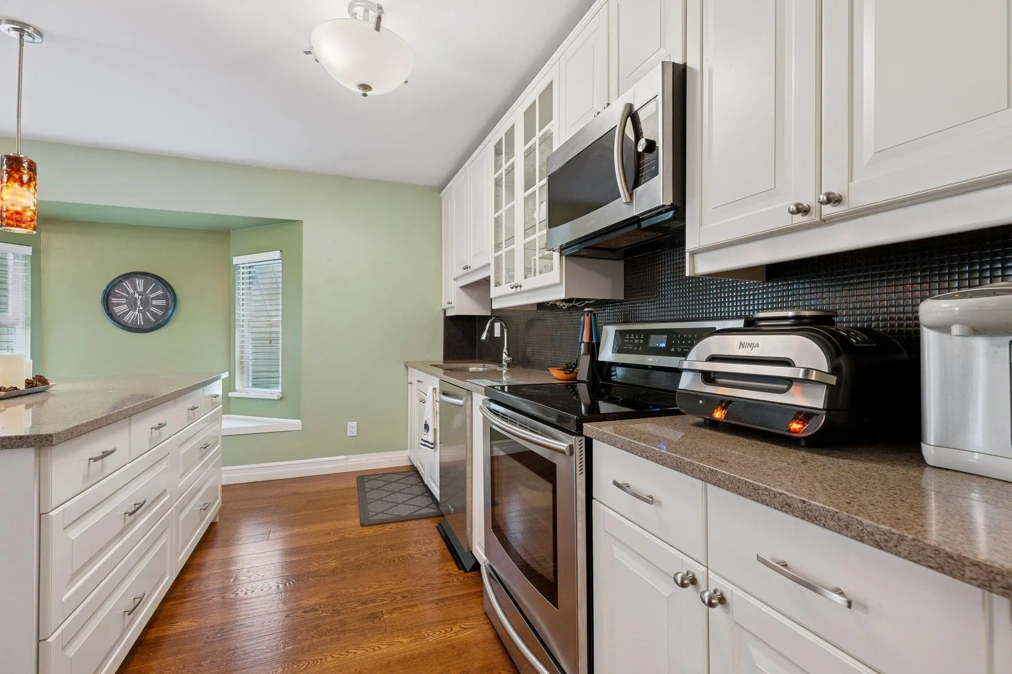39 1140 Falcon Drive
