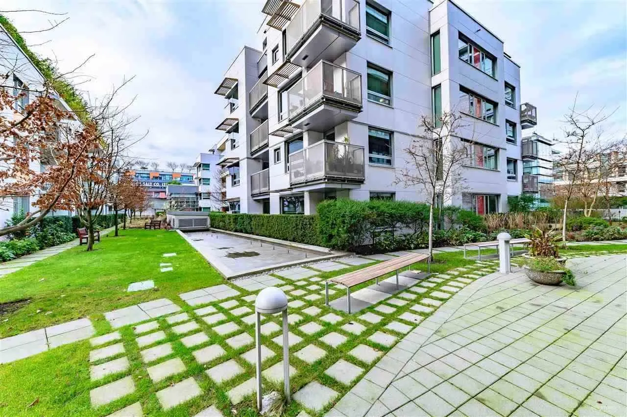 1010 1661 Ontario Street