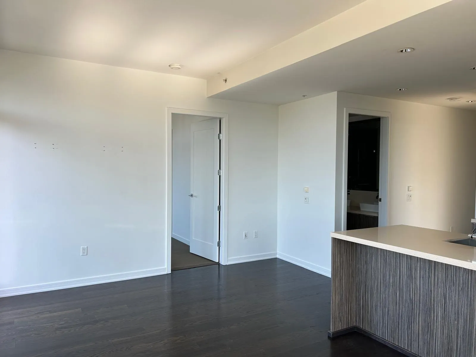 1010 1661 Ontario Street