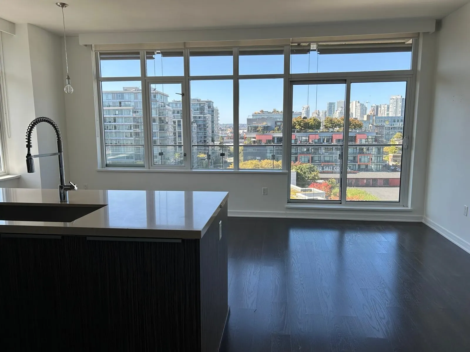 1010 1661 Ontario Street