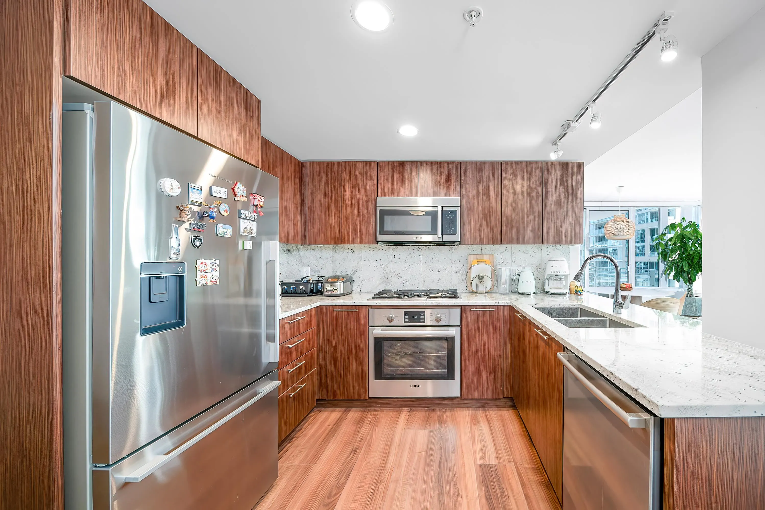 809 8699 Hazelbridge Way