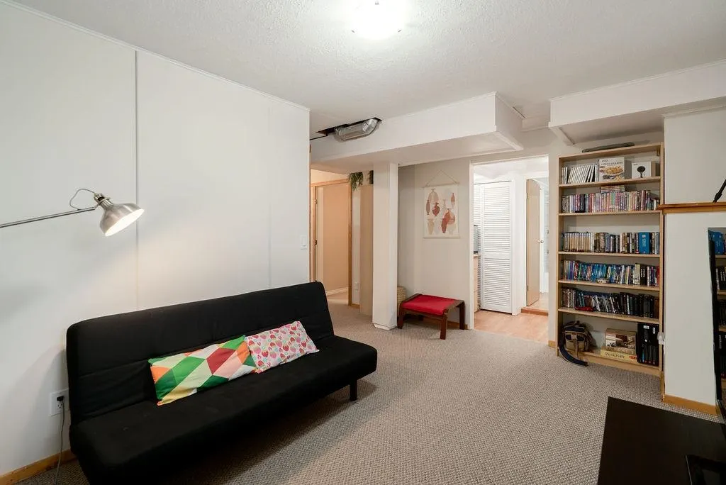 23801 Kanaka Way