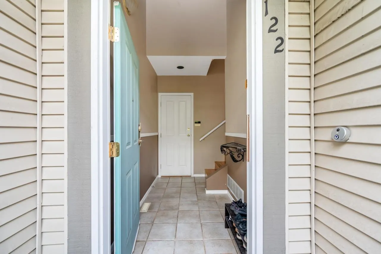 122 3880 Westminster Highway