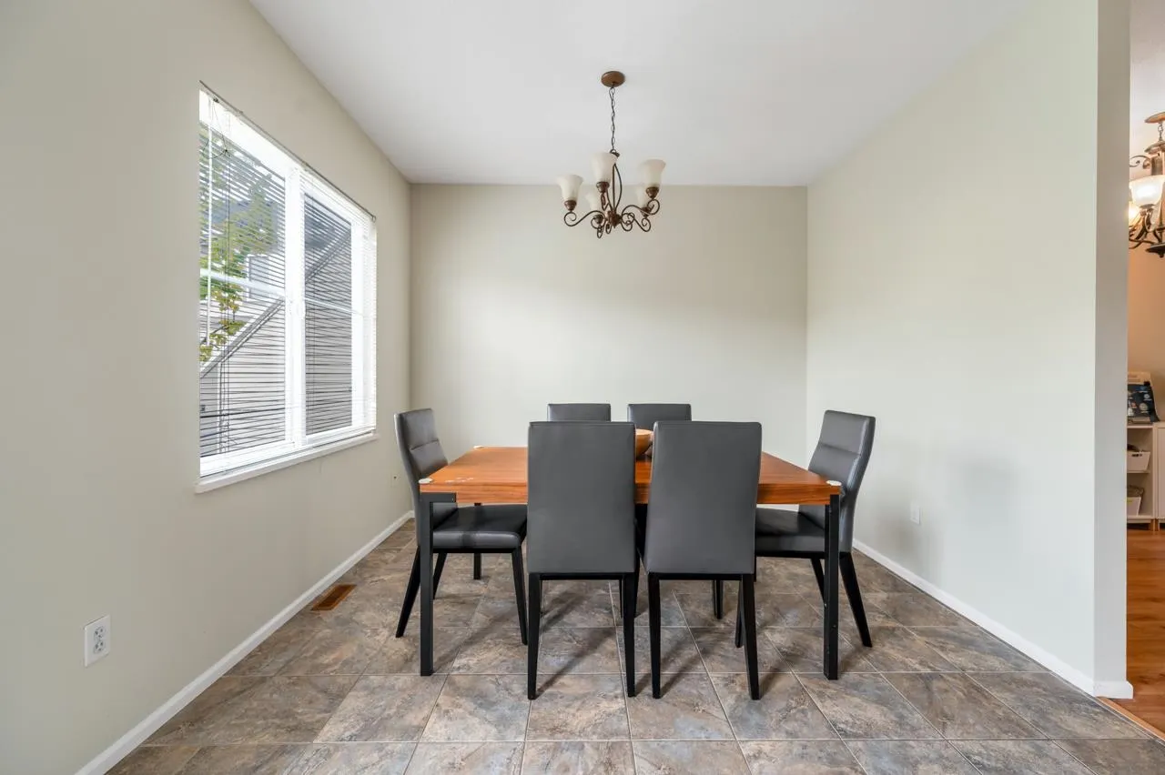 122 3880 Westminster Highway