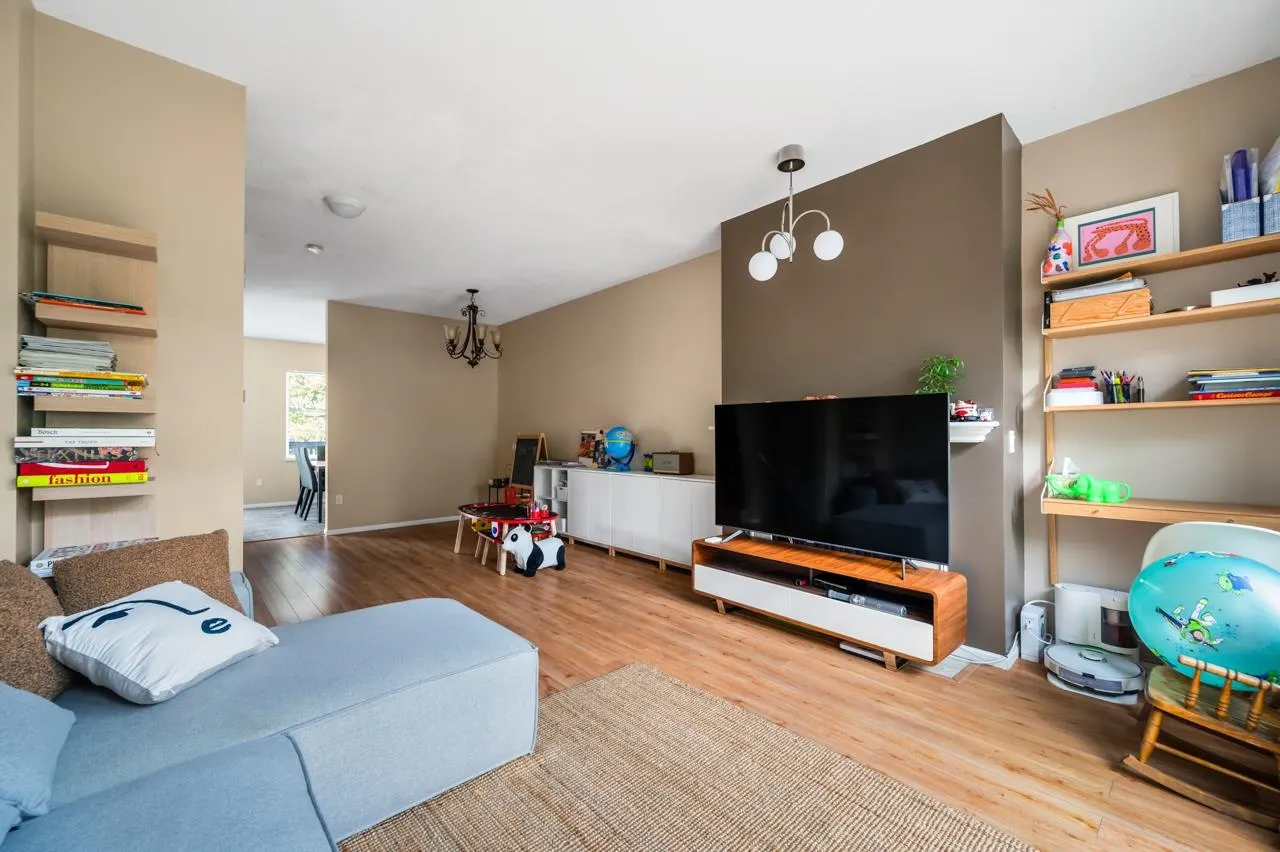 122 3880 Westminster Highway