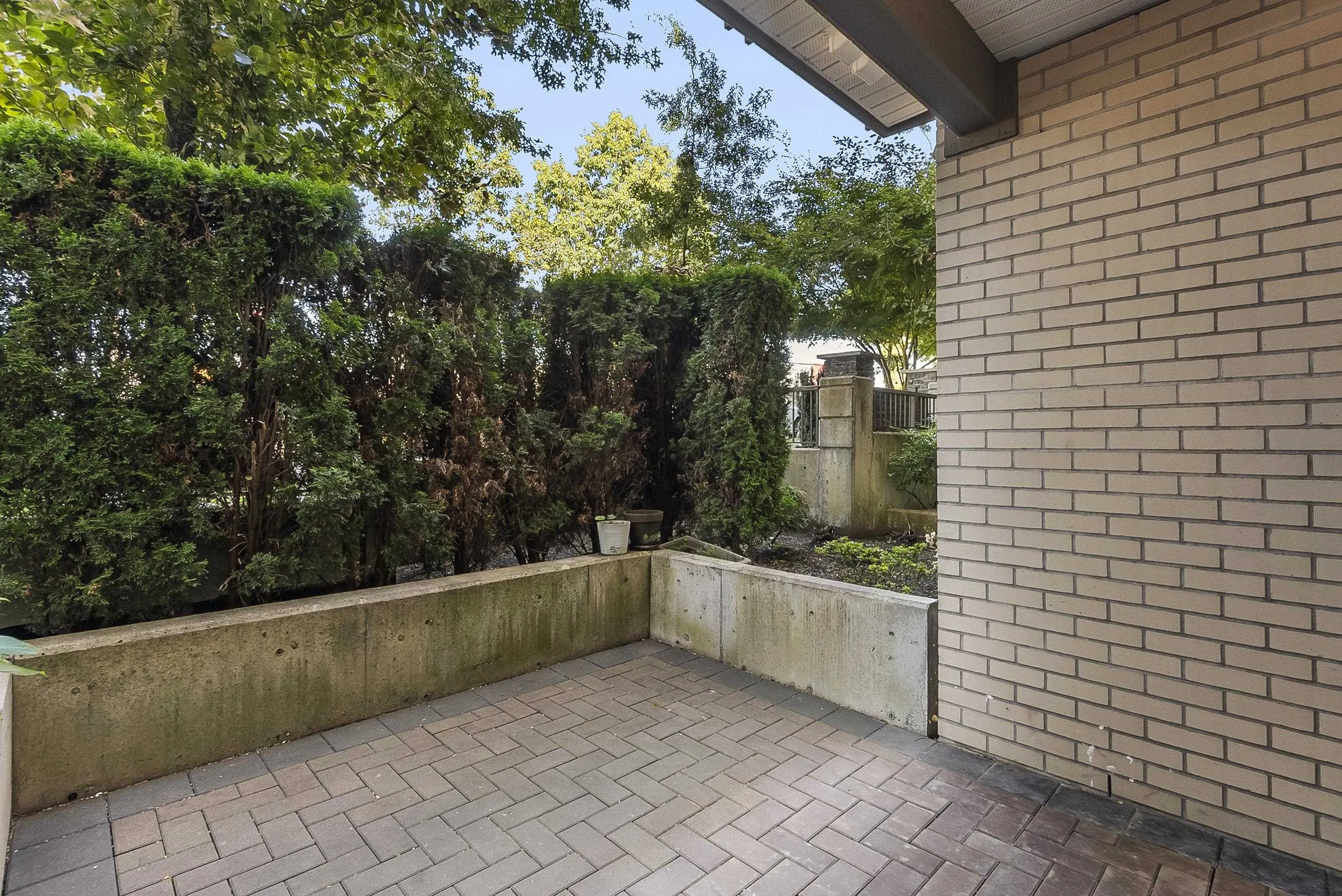 L115 13468 King George Boulevard