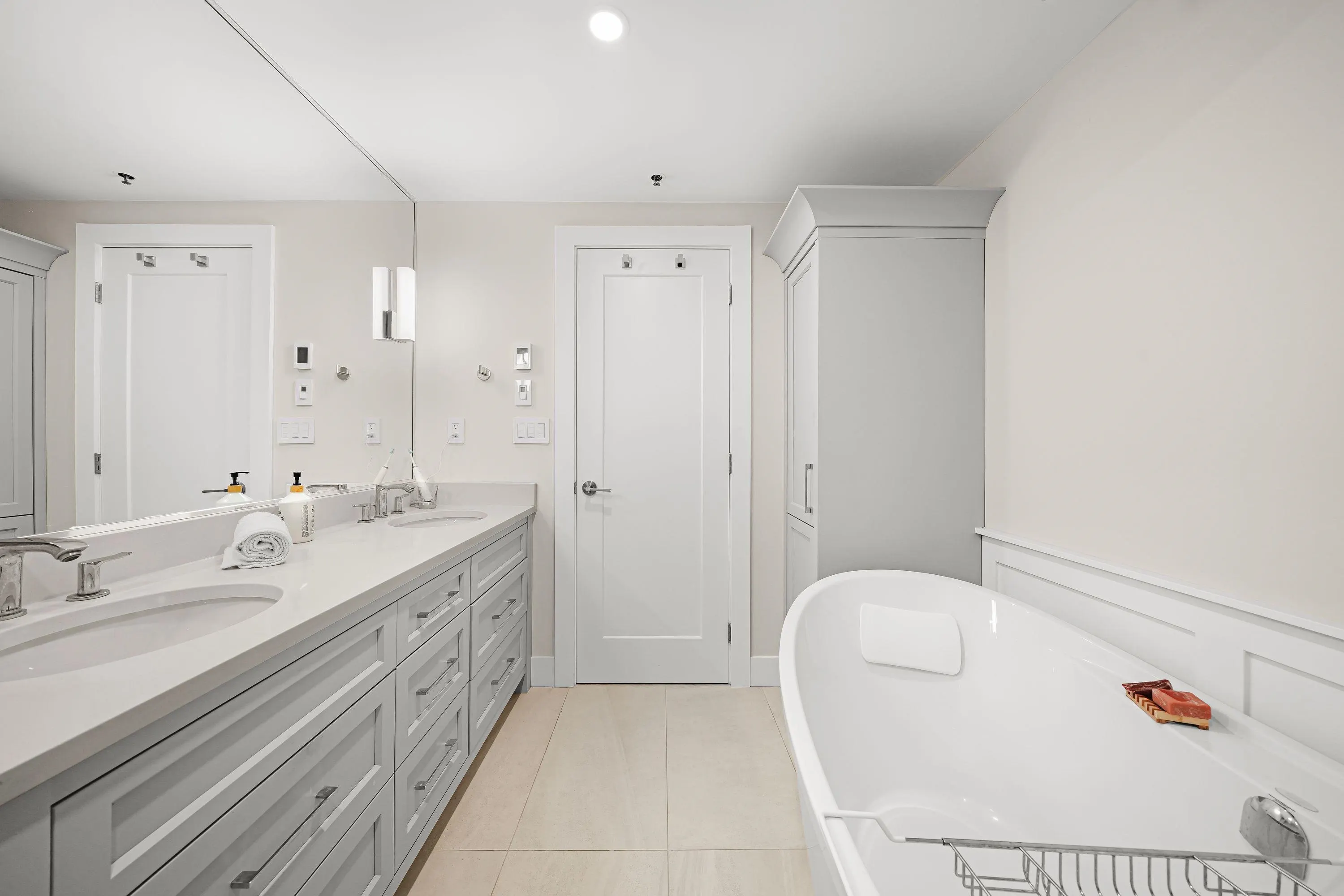 102 1488 Hornby Street