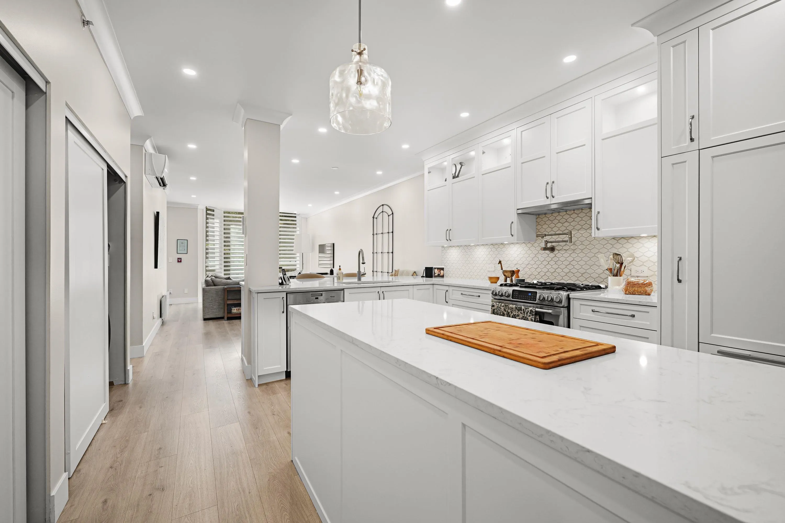 102 1488 Hornby Street