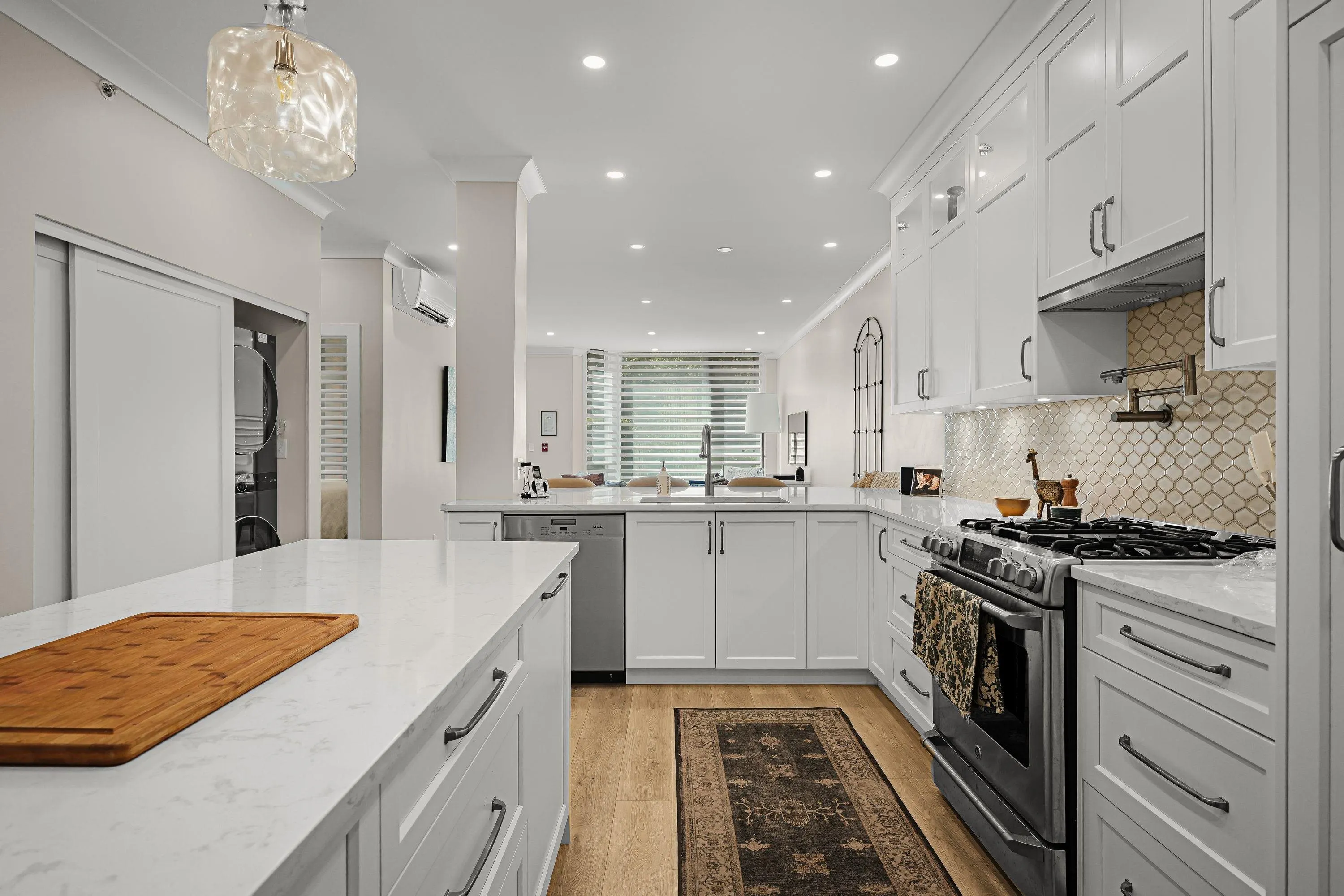 102 1488 Hornby Street