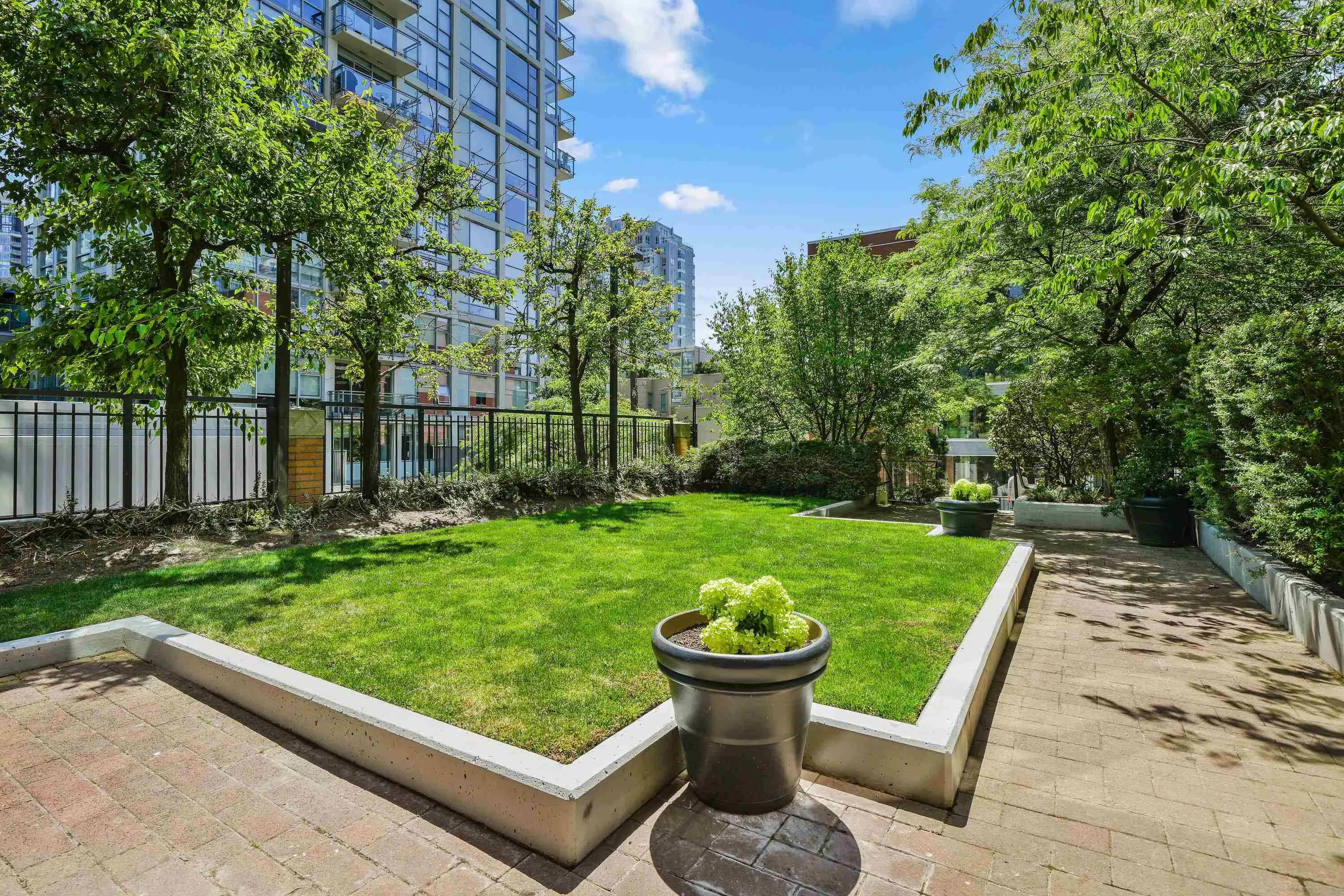 102 1488 Hornby Street