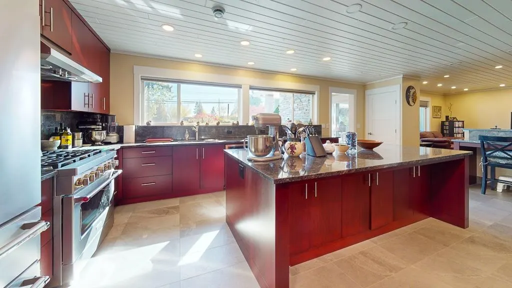6166 Norwest Bay Road