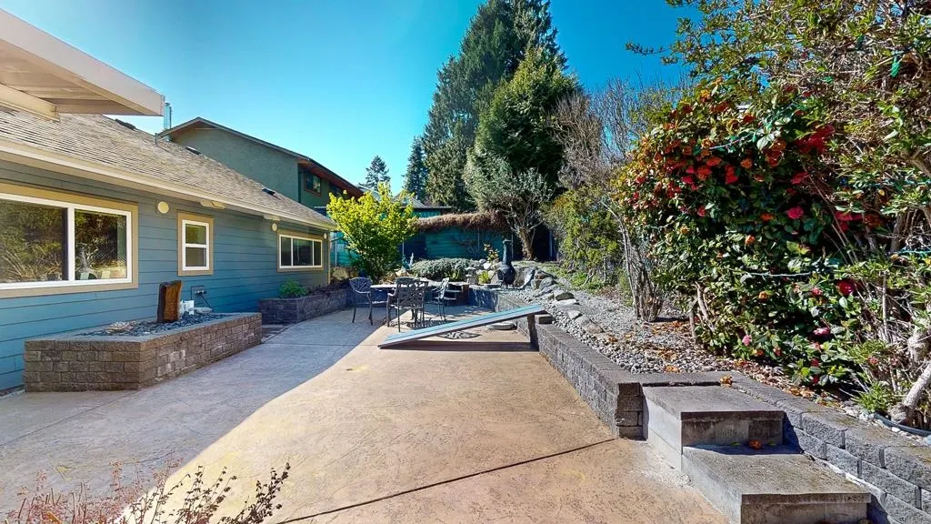 6166 Norwest Bay Road