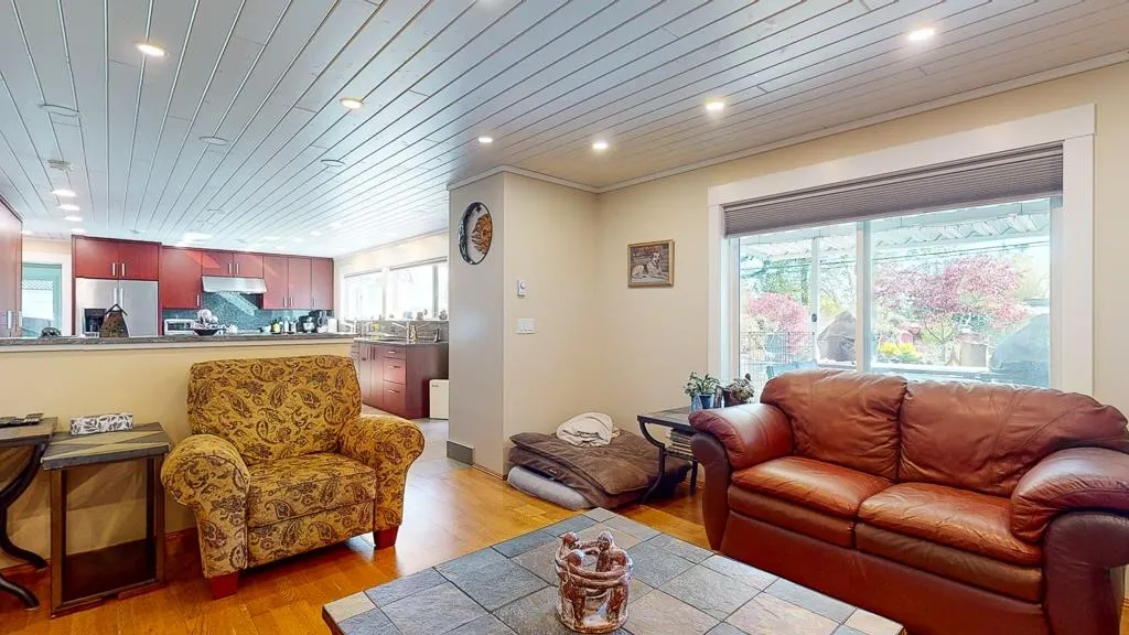 6166 Norwest Bay Road