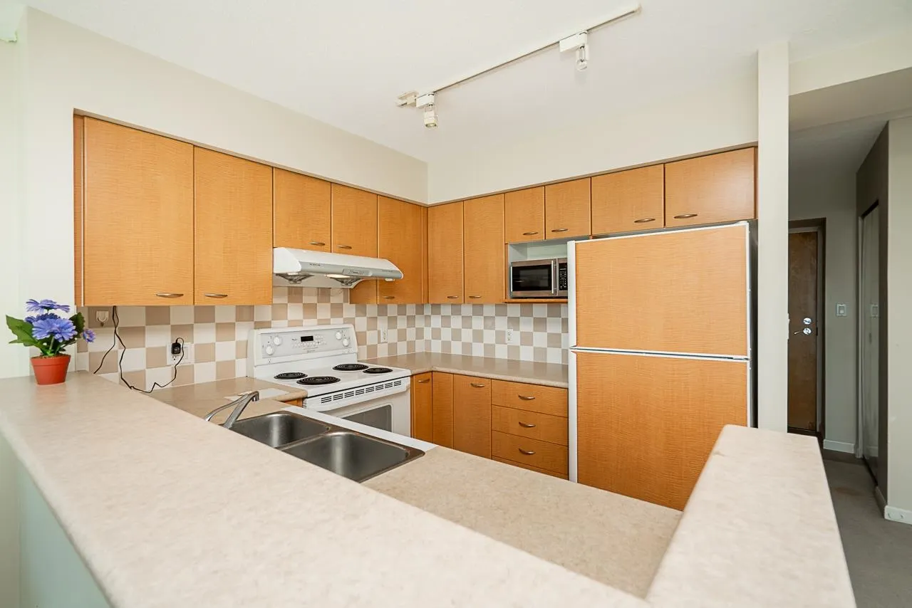 1702 6088 Willingdon Avenue