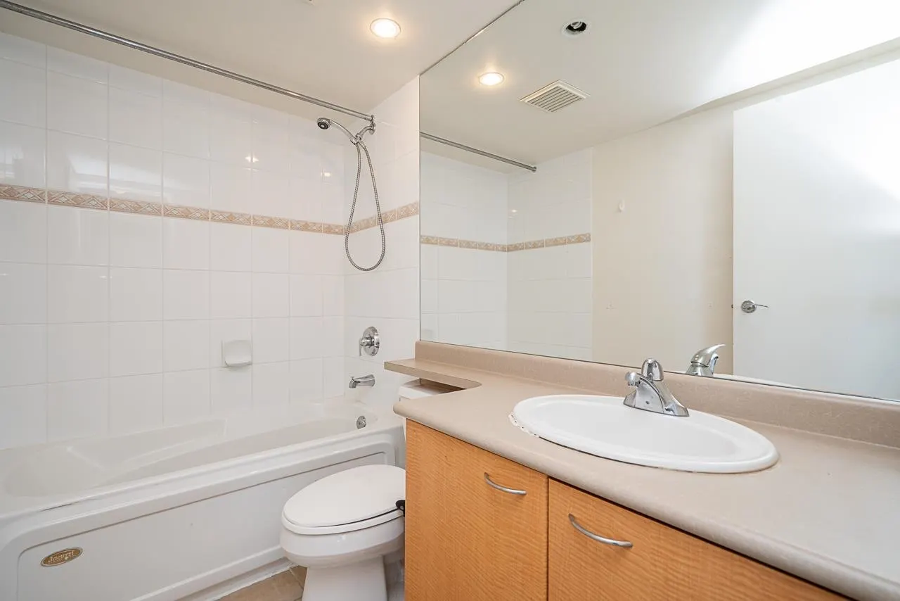 1702 6088 Willingdon Avenue