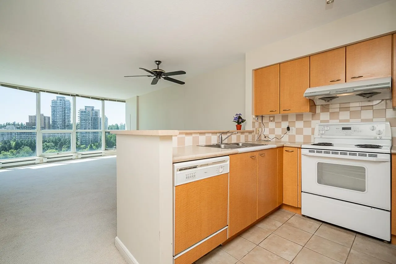 1702 6088 Willingdon Avenue