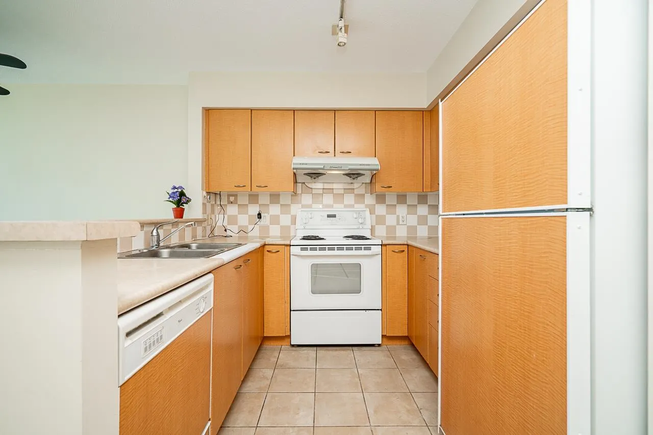 1702 6088 Willingdon Avenue