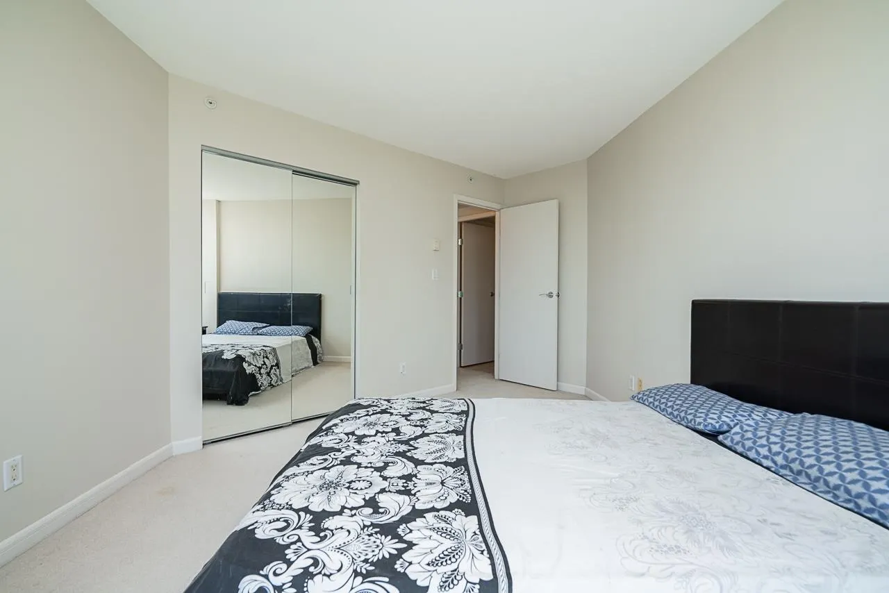 1702 6088 Willingdon Avenue