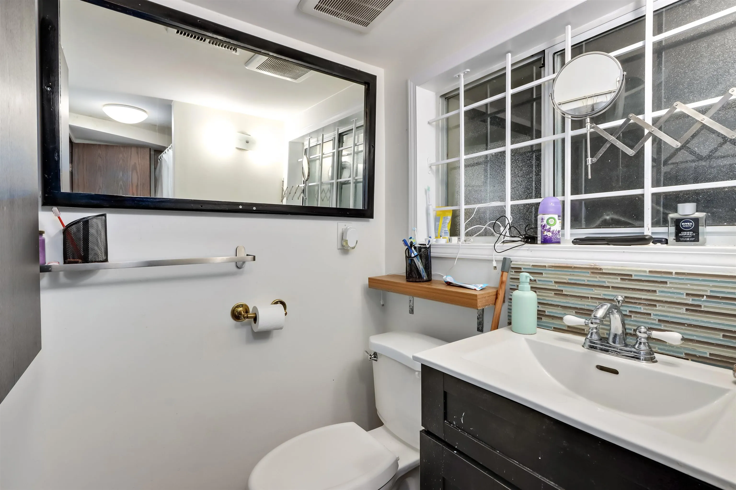 165 E 55th Avenue