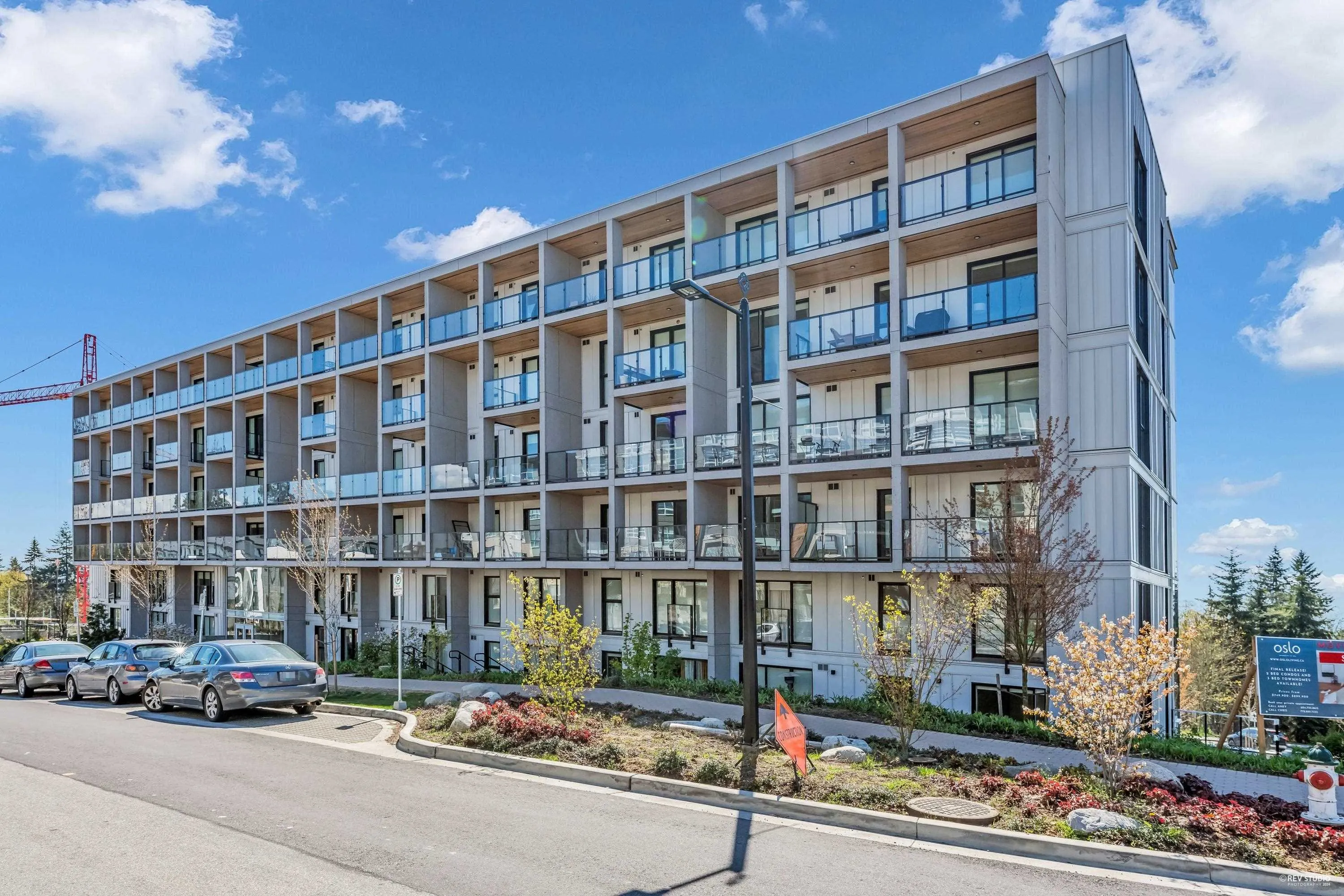 403 9888 University Crescent