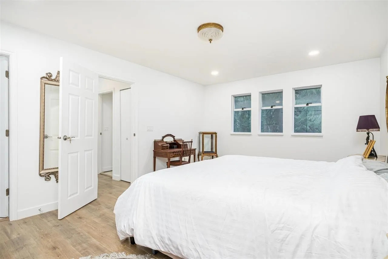 6780 Marine Drive