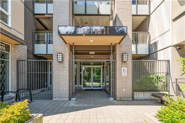 319 85 Eighth Avenue