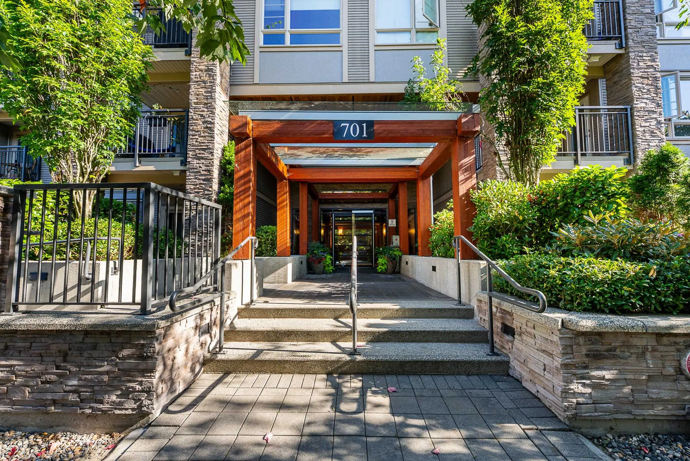 315 701 Klahanie Drive