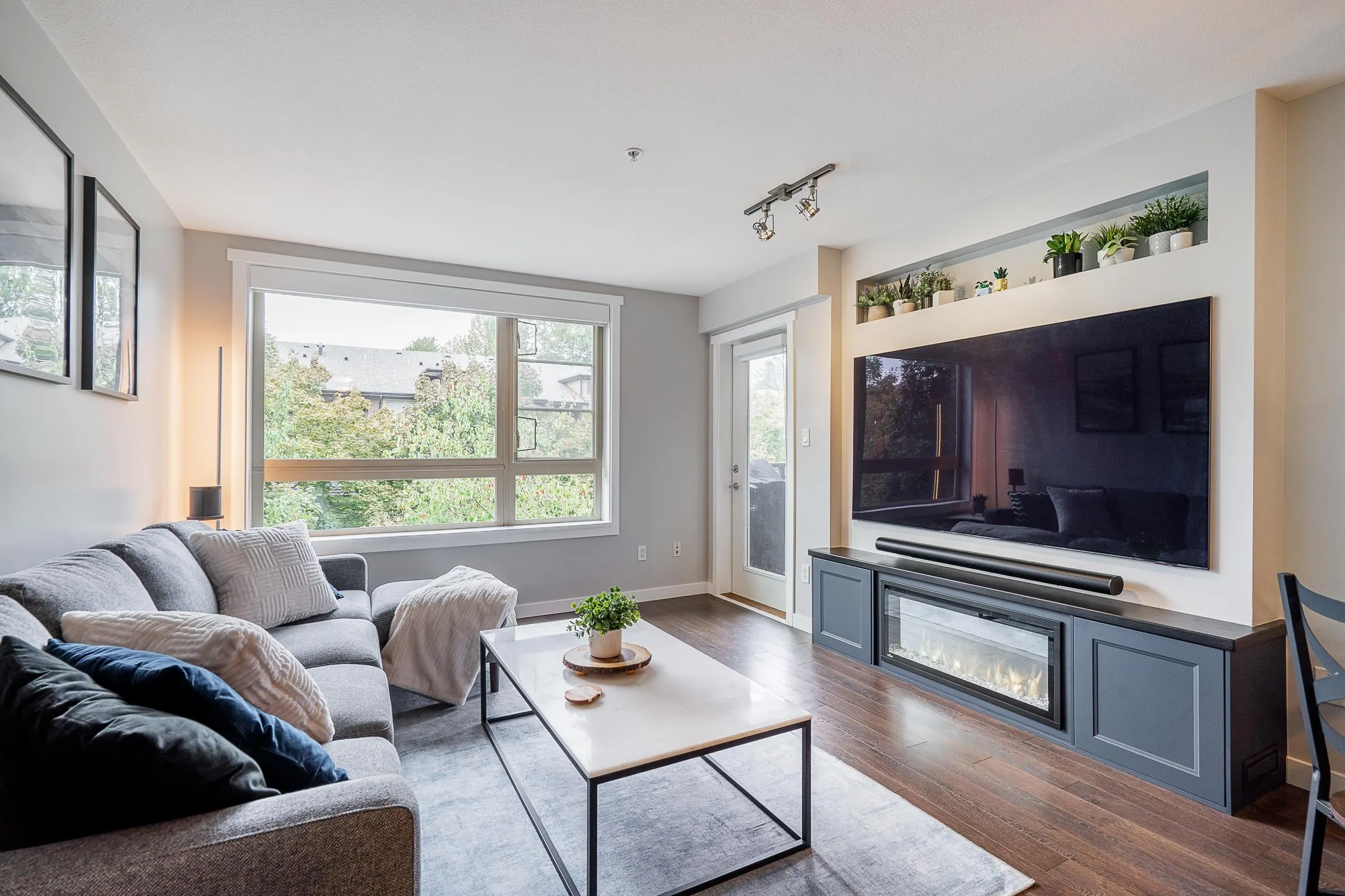 315 701 Klahanie Drive