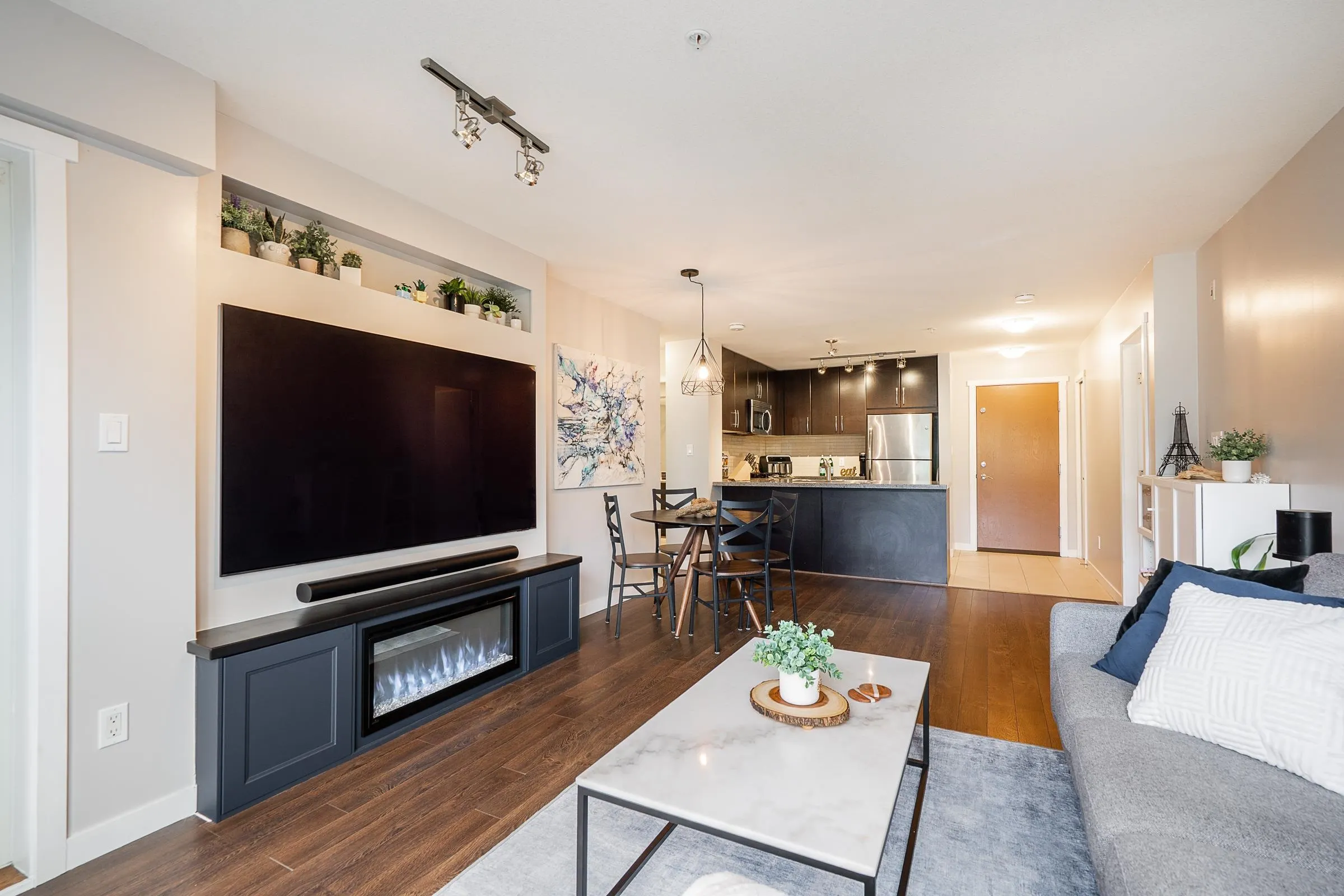 315 701 Klahanie Drive